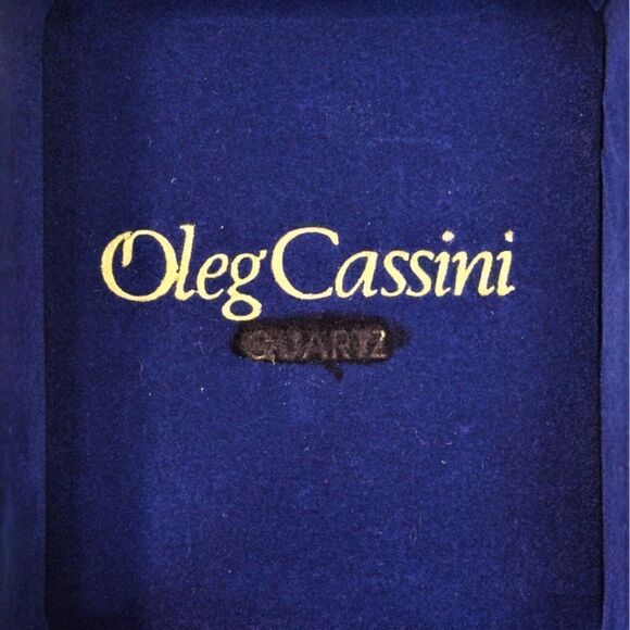 Vintage Oleg Cassini Quartz Watch Box Blue Velvet Empty Storage Box - Picture 2 of 6